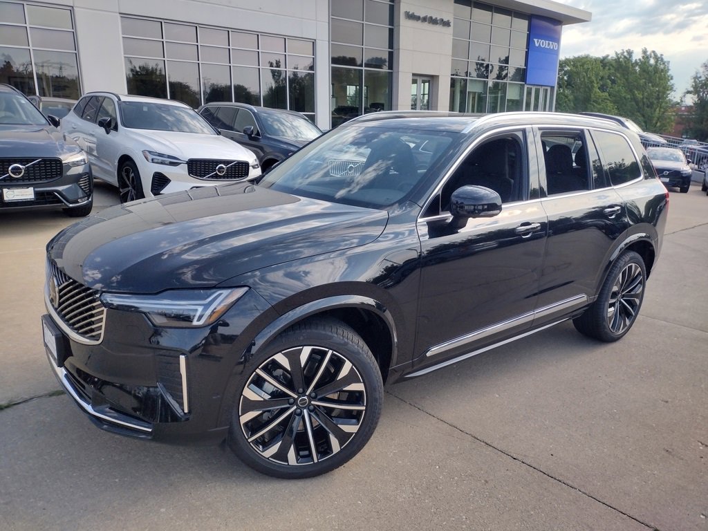 New 2025 Volvo XC90 B6 Plus image 2