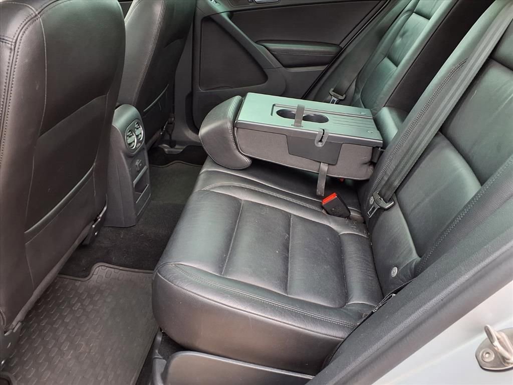 Used 2017 Volkswagen Tiguan Sport image 24