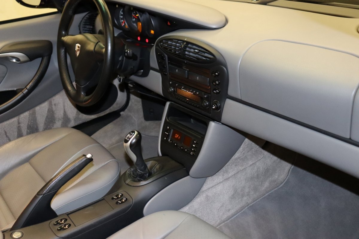 Used 2001 Porsche Boxster image 27