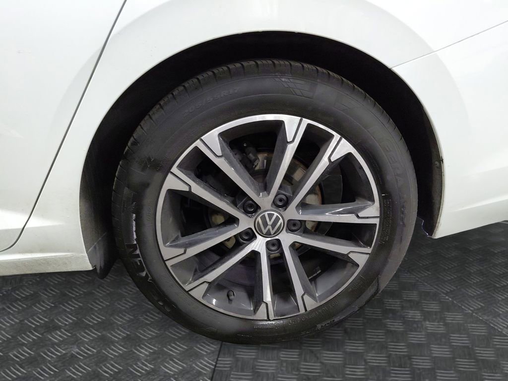 Used 2024 Volkswagen Jetta Sport image 14