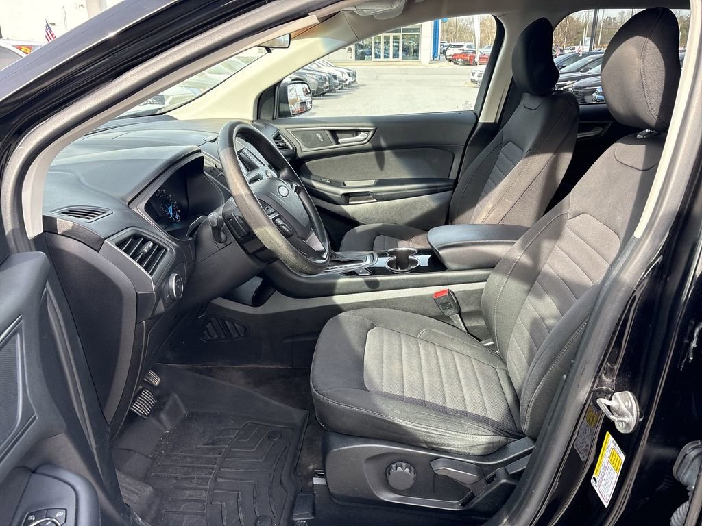 Used 2018 Ford Edge SE image 21