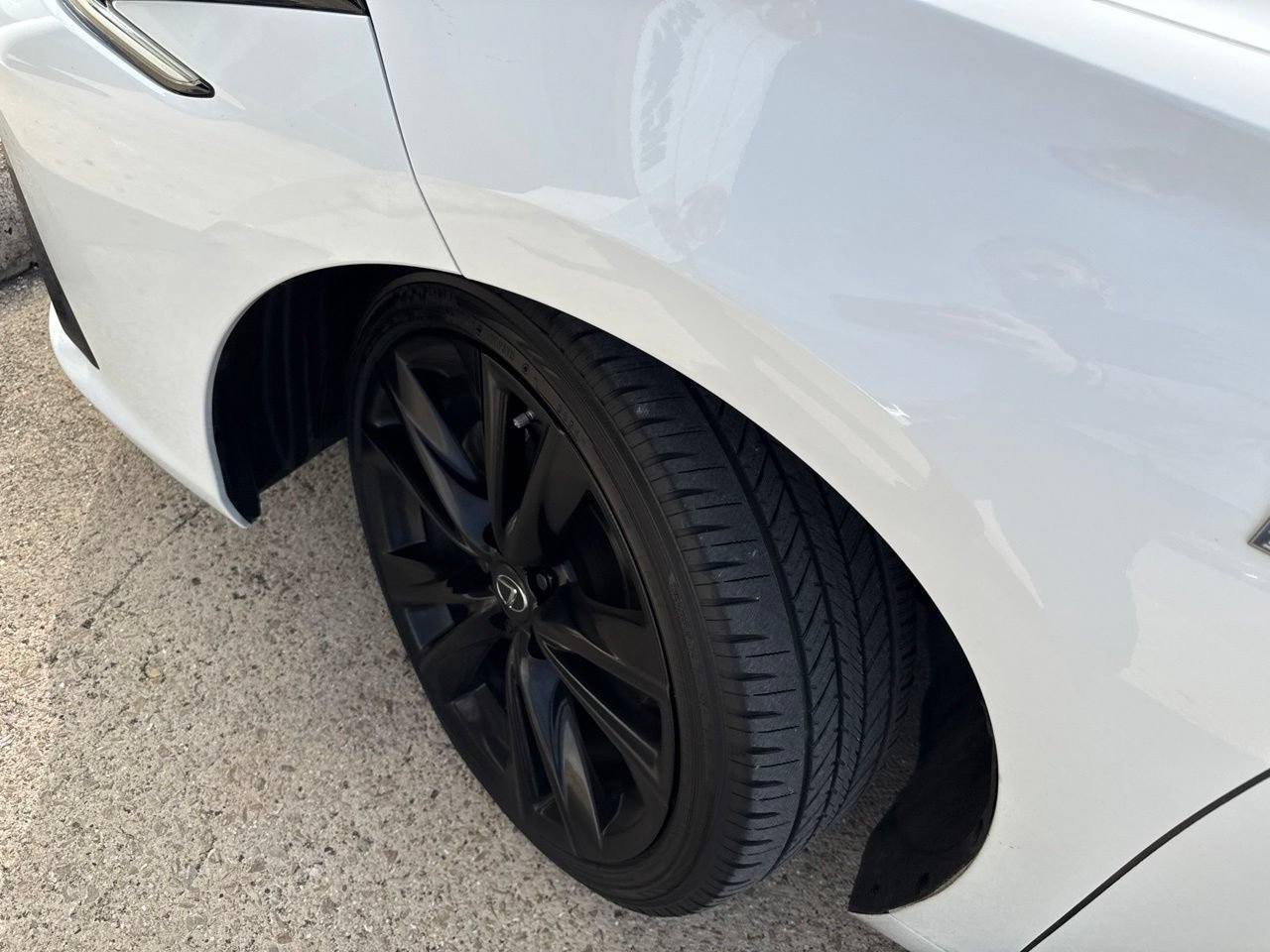 Used 2023 Lexus ES 350 F Sport w/ Accessory Package (Z2) FWD image 9