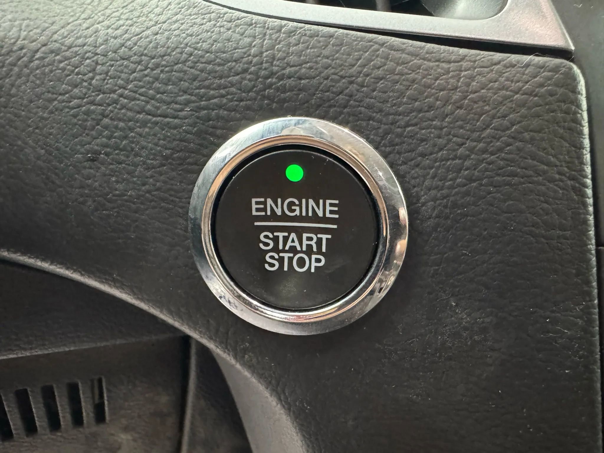 Used 2017 Ford Edge SE image 17