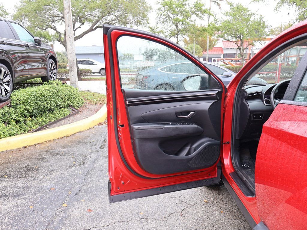 Used 2022 Hyundai Tucson SE image 19