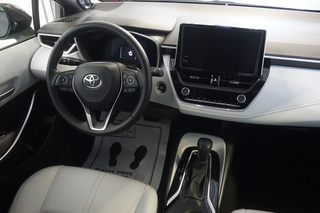 Certified 2025 Toyota Corolla XSE FWD image 28