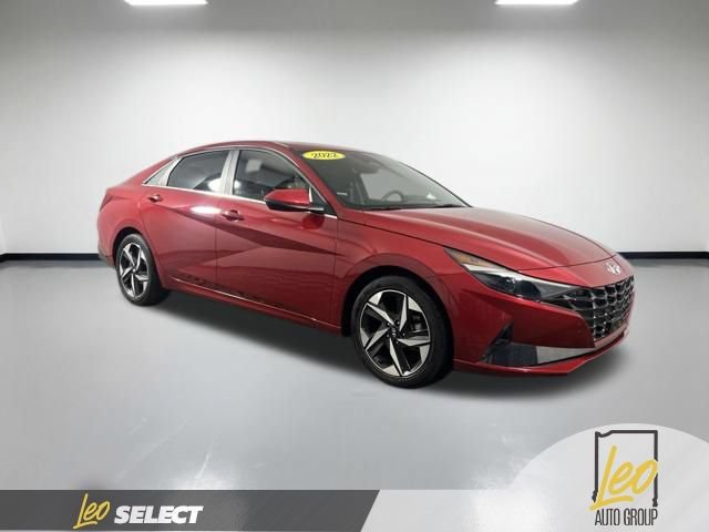 Used 2022 Hyundai Elantra SEL w/ Convenience + Premium Package FWD image 9