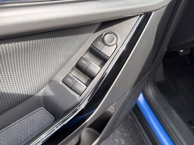 Certified 2025 Chevrolet Equinox RS w/ Safety and Technology Package FWD image 13
