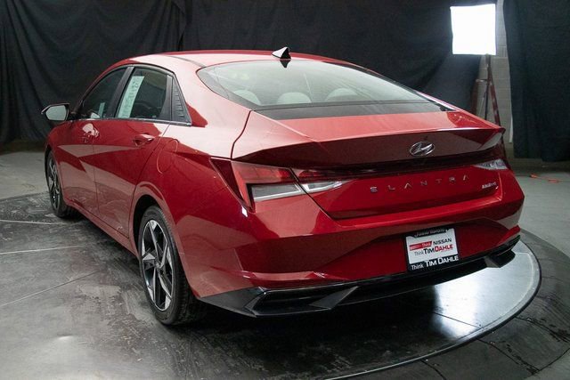 Used 2021 Hyundai Elantra Limited w/ Cargo Package image 10
