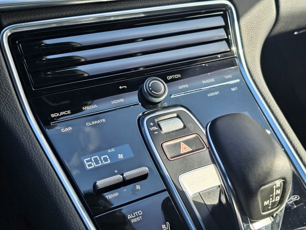 Used 2022 Porsche Panamera 4 Platinum Edition w/ Assistance Package image 37