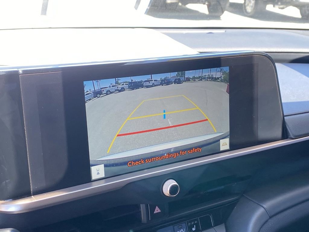 Certified 2023 Toyota Crown XLE image 31