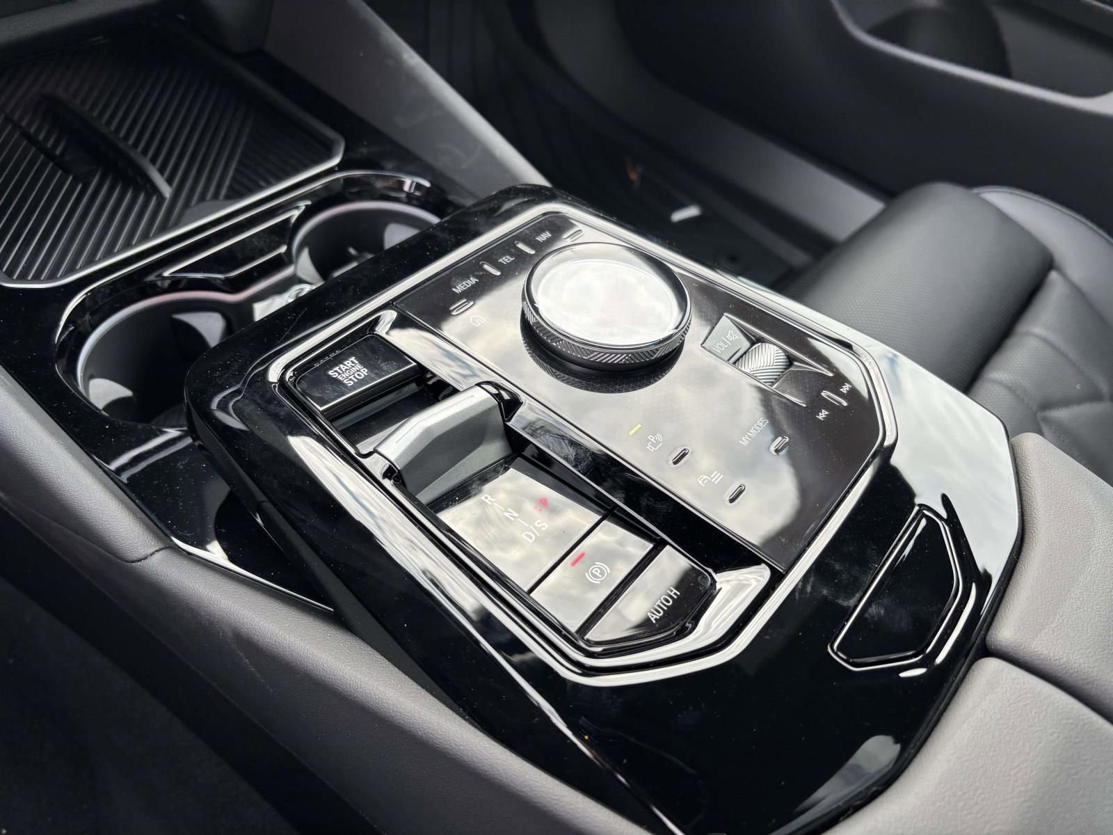 New 2026 BMW 540i xDrive w/ M Sport Package image 23