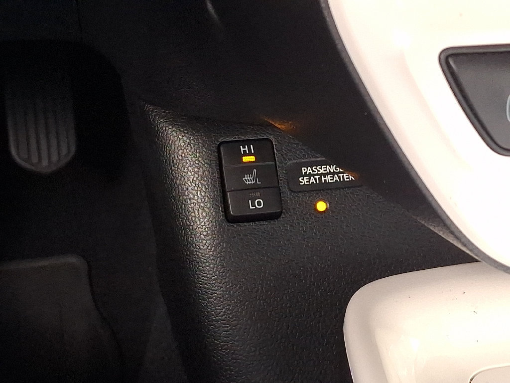 Used 2018 Toyota Prius Four w/ Advanced Technology Package FWD image 24