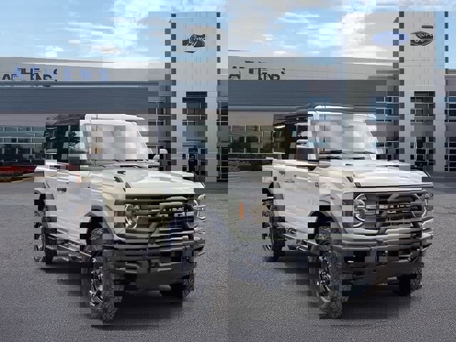 Used 2022 Ford Bronco Black Diamond image 1