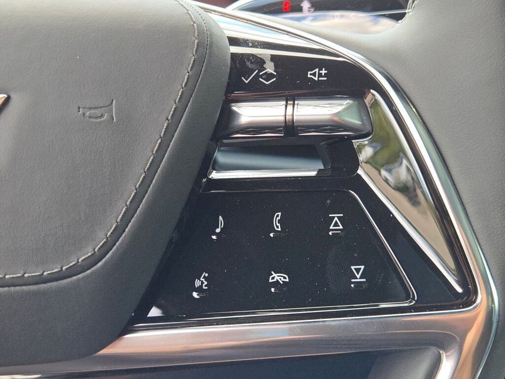 New 2026 Cadillac Escalade IQ Sport 2 w/ LPO, ONYX Package image 31