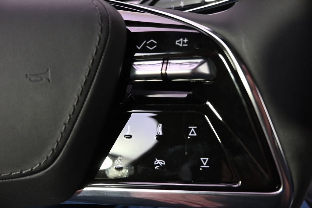 New 2026 Cadillac Vistiq Premium Luxury w/ LPO, Floor Liner Package image 33