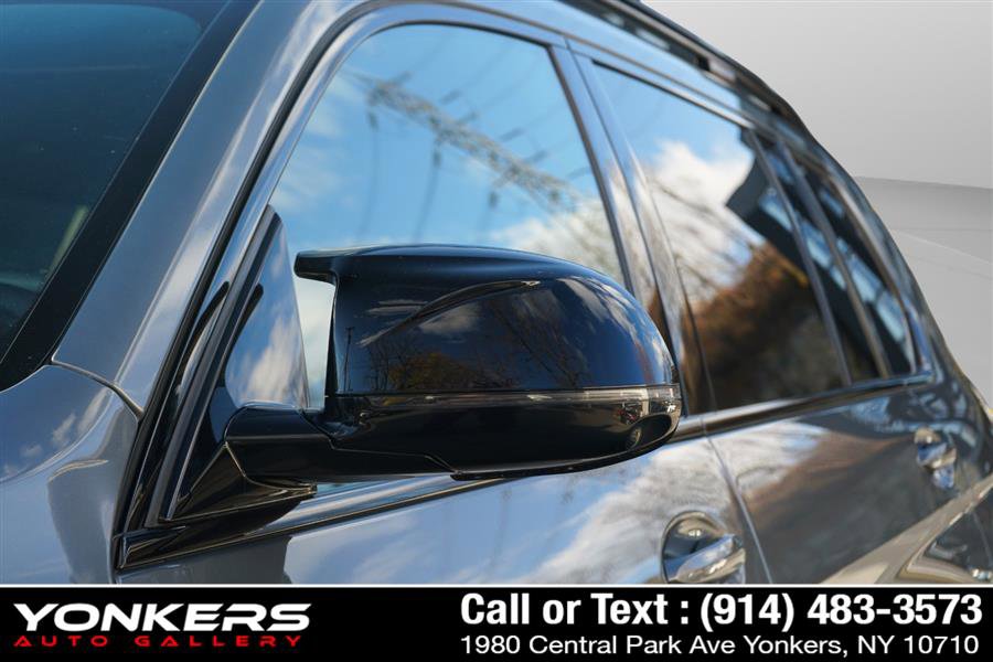 Used 2024 BMW X7 M60i w/ Executive Package image 74