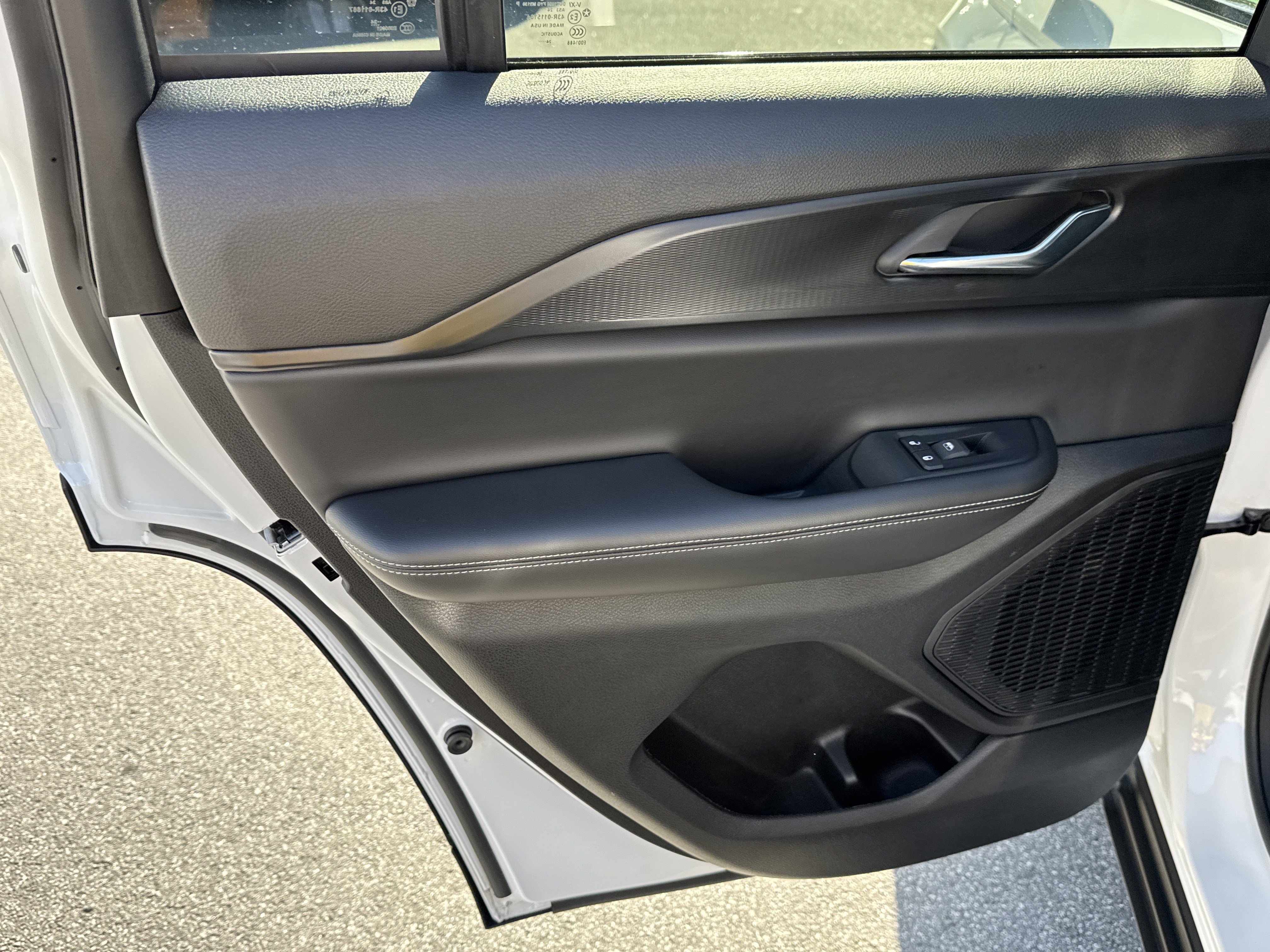 Used 2025 Jeep Grand Cherokee Laredo w/ Luxury Tech Group I image 26