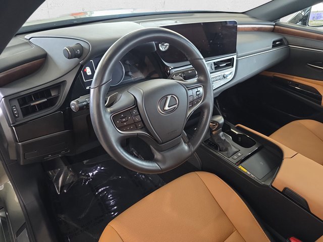 Certified 2025 Lexus ES 300h w/ Premium Package image 16