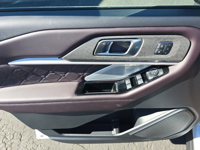 New 2025 Ford Explorer Platinum image 9