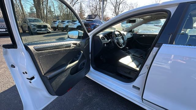 Used 2017 Volkswagen Jetta SEL image 30