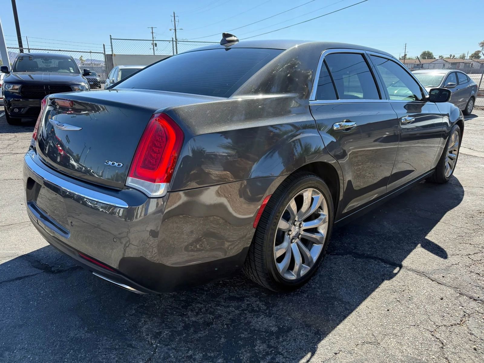 Used 2019 Chrysler 300 Limited w/ Safetytec Plus Group image 5