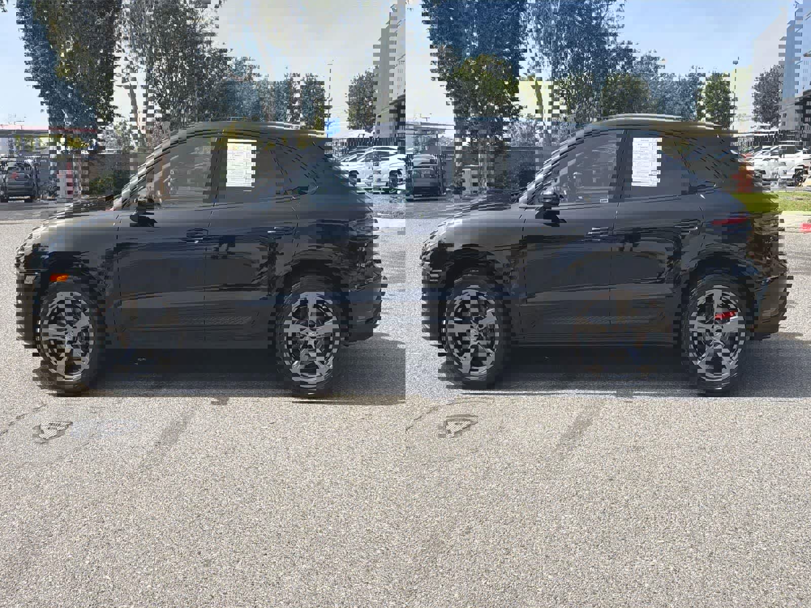 Used 2022 Porsche Macan image 3