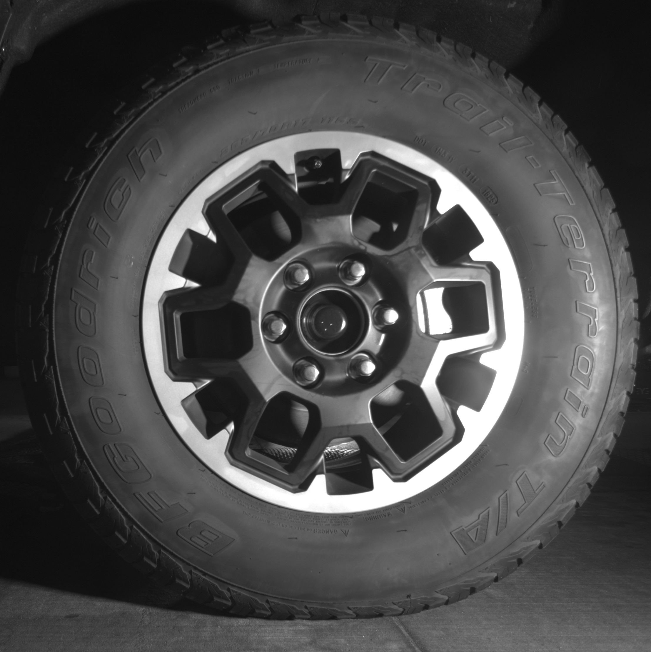 Used 2025 Toyota Tacoma TRD Off-Road AWD/4WD image 12