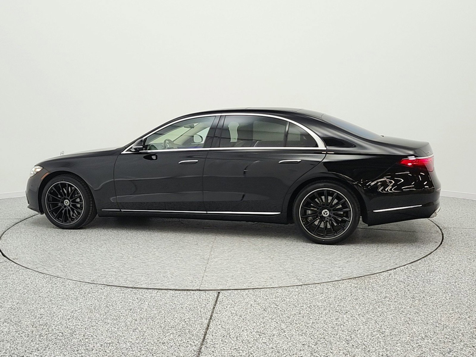 Certified 2024 Mercedes-Benz S 580 4MATIC Sedan image 8