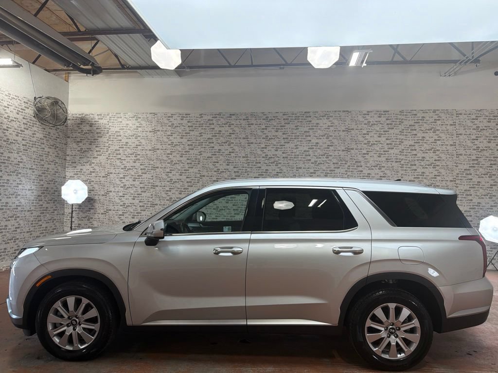 Used 2024 Hyundai Palisade SEL FWD image 4