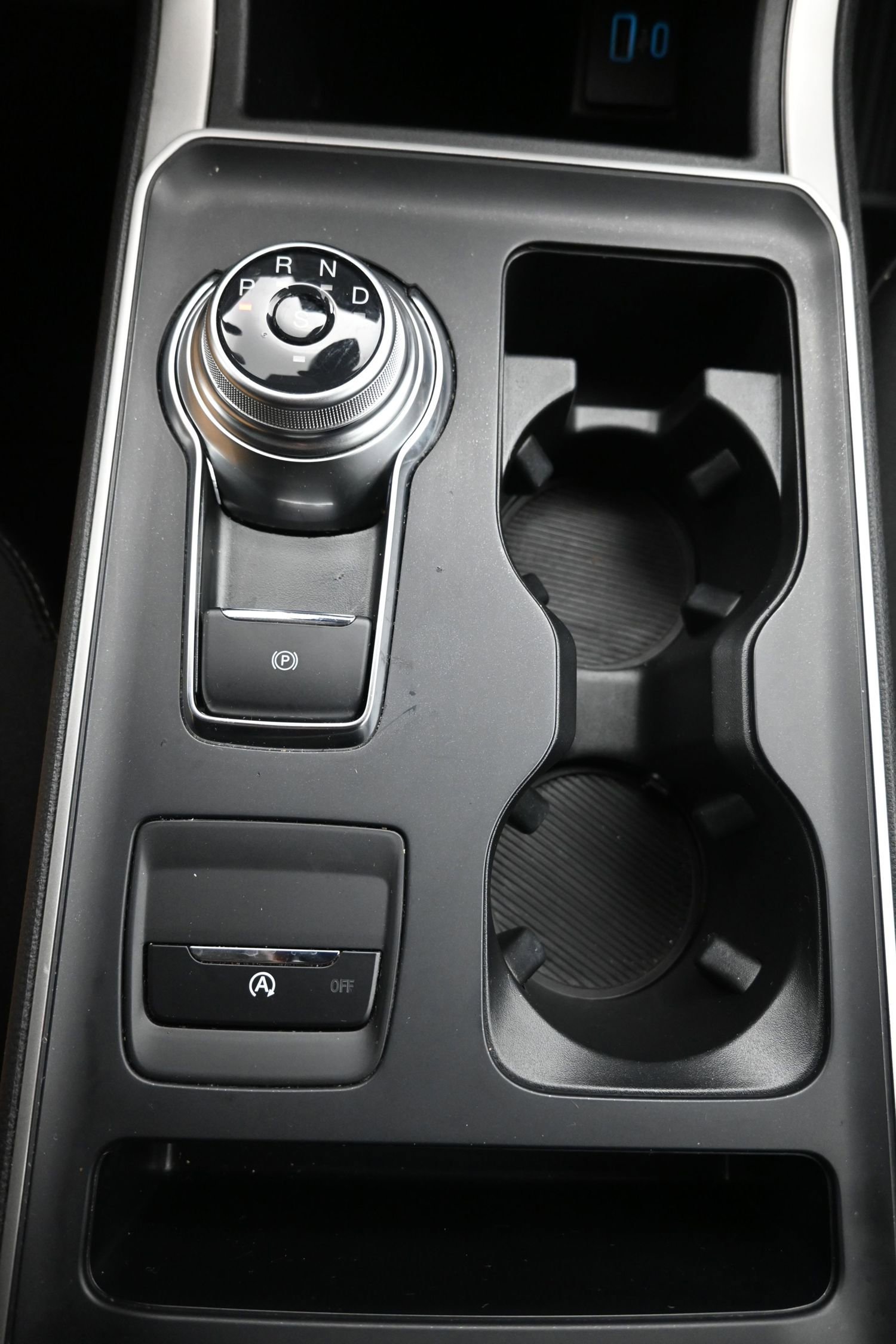 Used 2024 Ford Edge SE w/ Black Appearance Package image 18