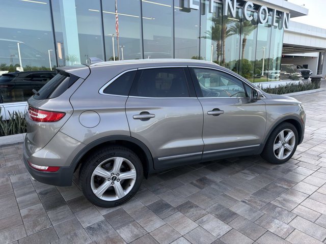 Used 2017 Lincoln MKC Premiere FWD image 2