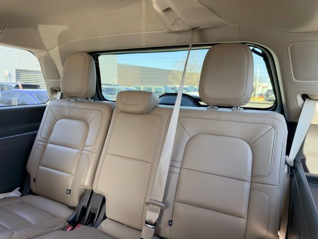 Used 2022 Lincoln Navigator Reserve image 9