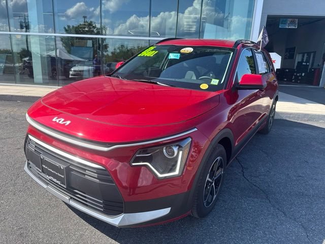 Certified 2025 Kia Niro LX FWD image 2