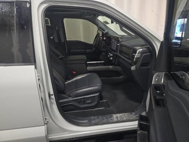 Certified 2025 Ford F250 Lariat w/ Lariat Ultimate Package AWD/4WD image 9
