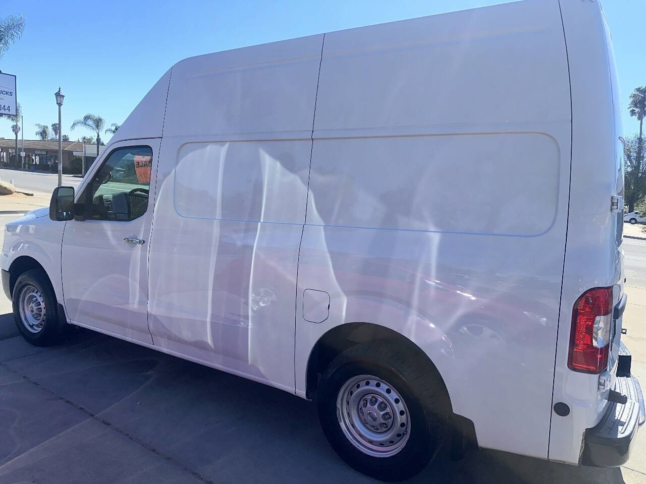 Used 2020 Nissan NV 2500 S image 21
