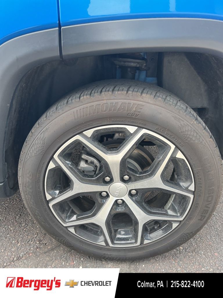 Used 2024 Jeep Compass Limited image 16