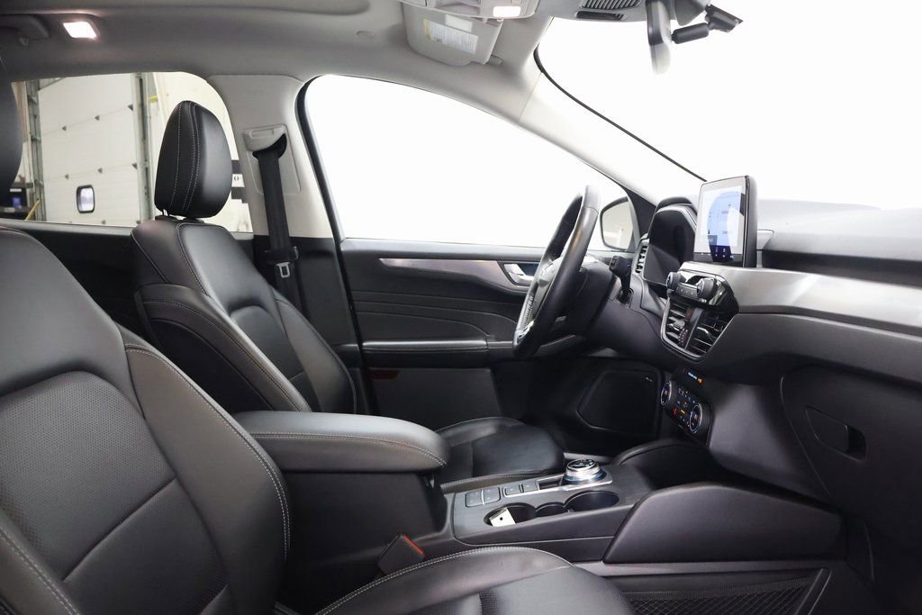 Used 2021 Ford Escape Titanium w/ Class II Trailer Tow Package image 21