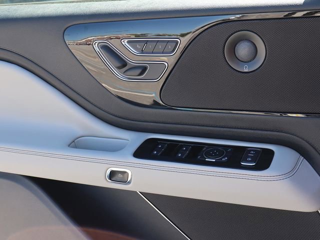 New 2025 Lincoln Aviator 2WD w/ Equipment Group 101A image 14