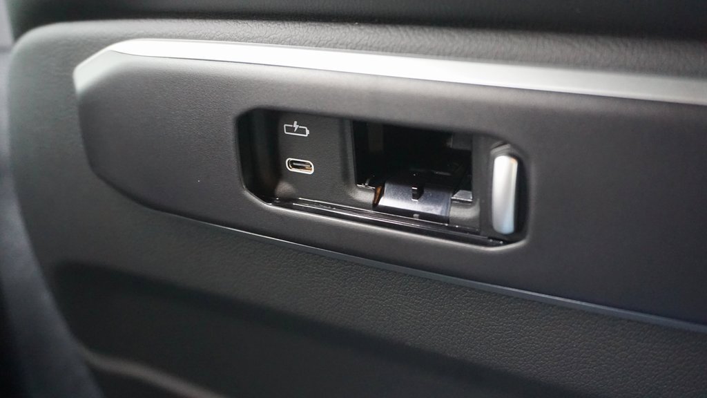 New 2026 BMW X6 xDrive40i image 14