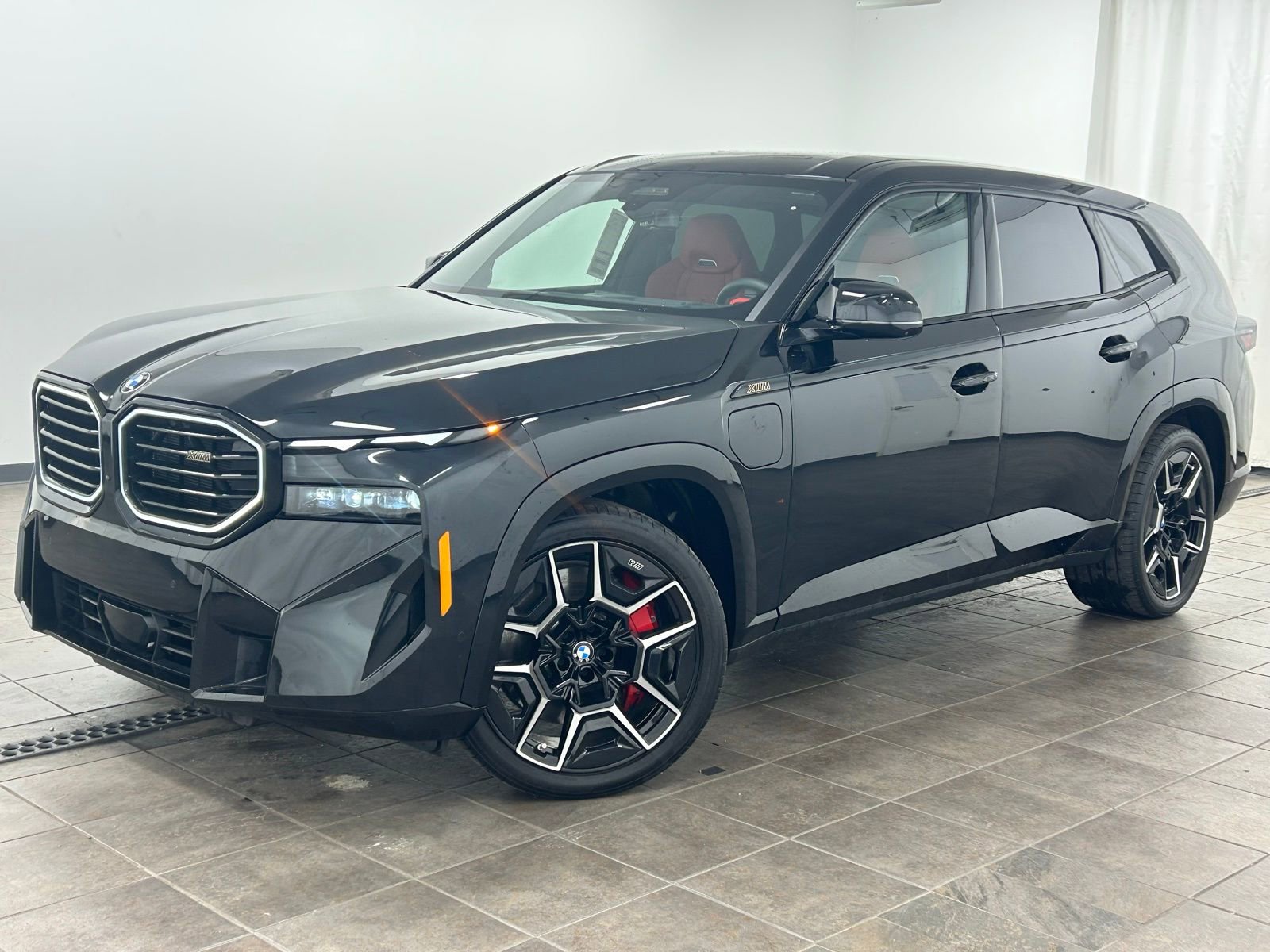 Used 2025 BMW XM image 1