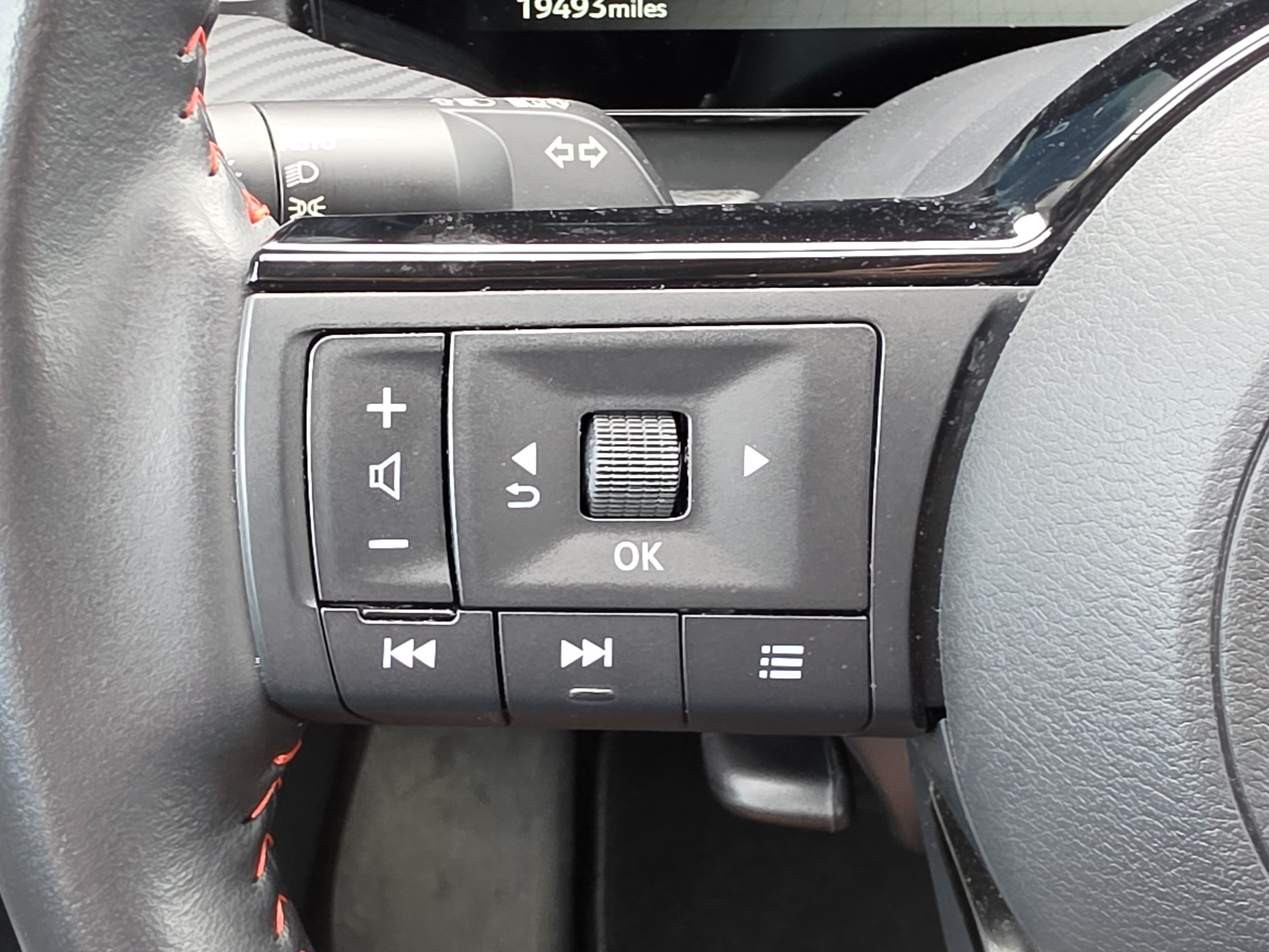 Used 2025 Nissan Kicks SR w/ SR Premium Package FWD image 17
