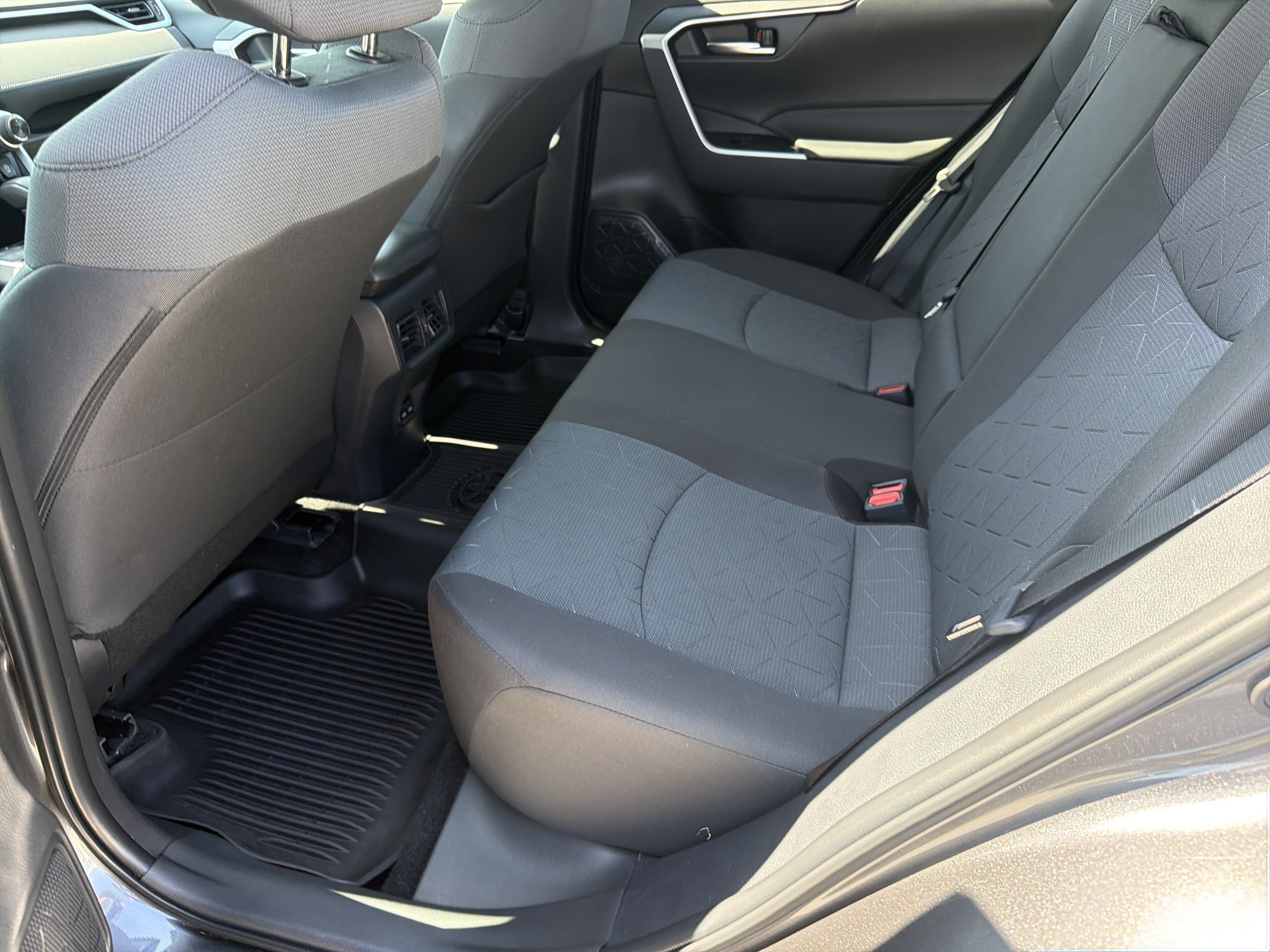 Certified 2025 Toyota RAV4 XLE w/ Convenience Package FWD image 29