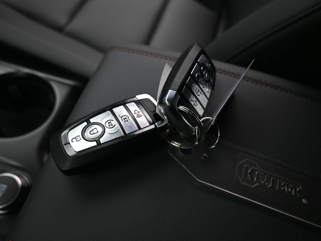 New 2025 Ford Explorer Active w/ Active Comfort Package image 16