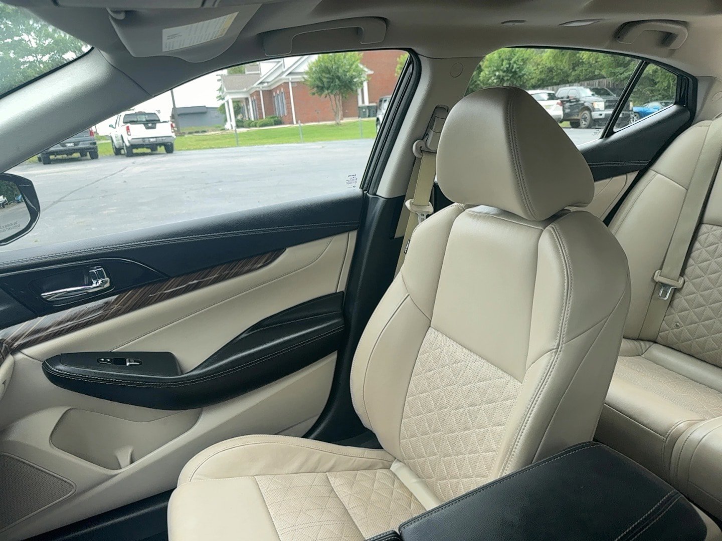 Used 2017 Nissan Maxima Platinum w/ Medallion Package image 17