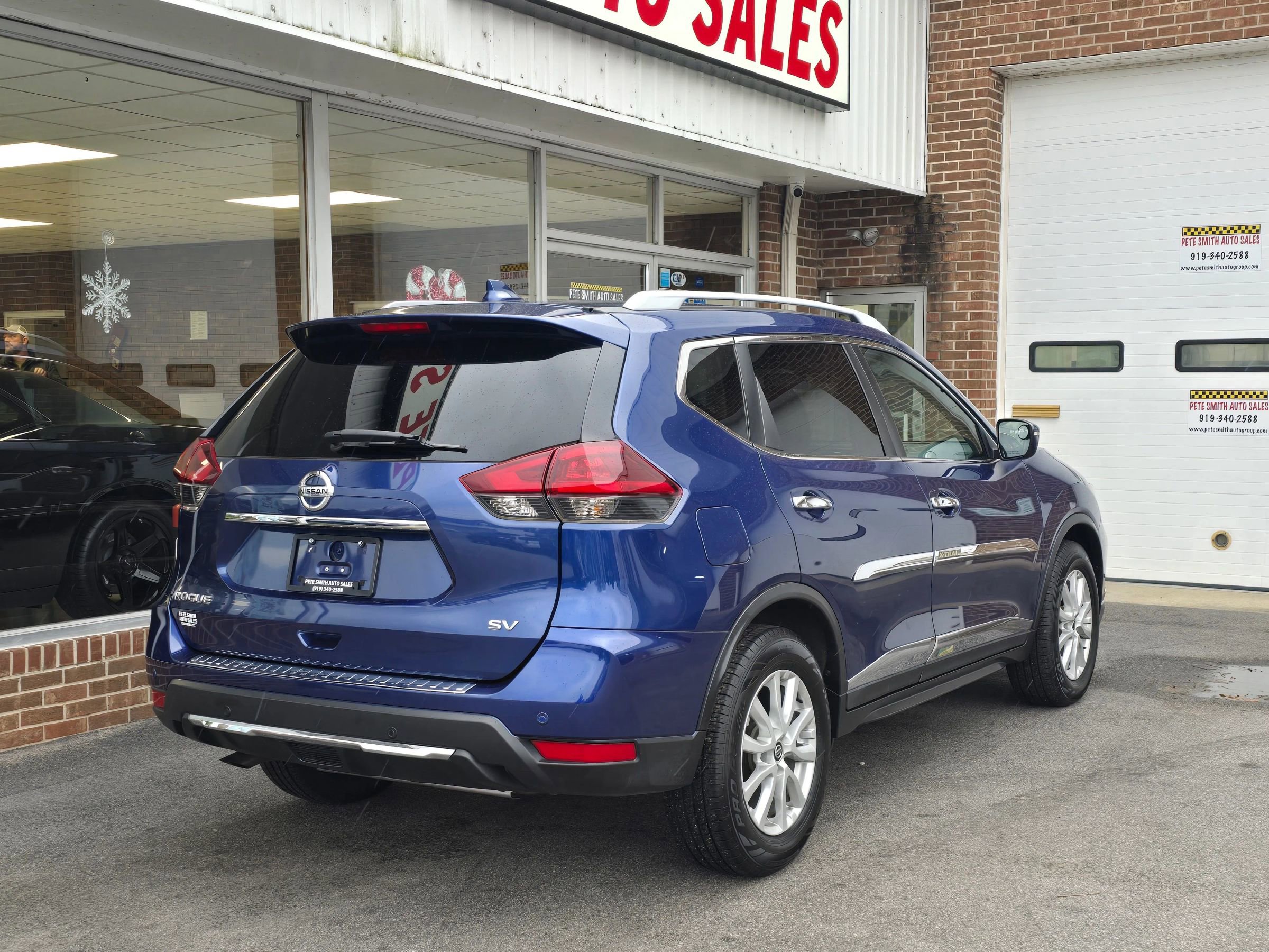 Used 2020 Nissan Rogue SV image 8