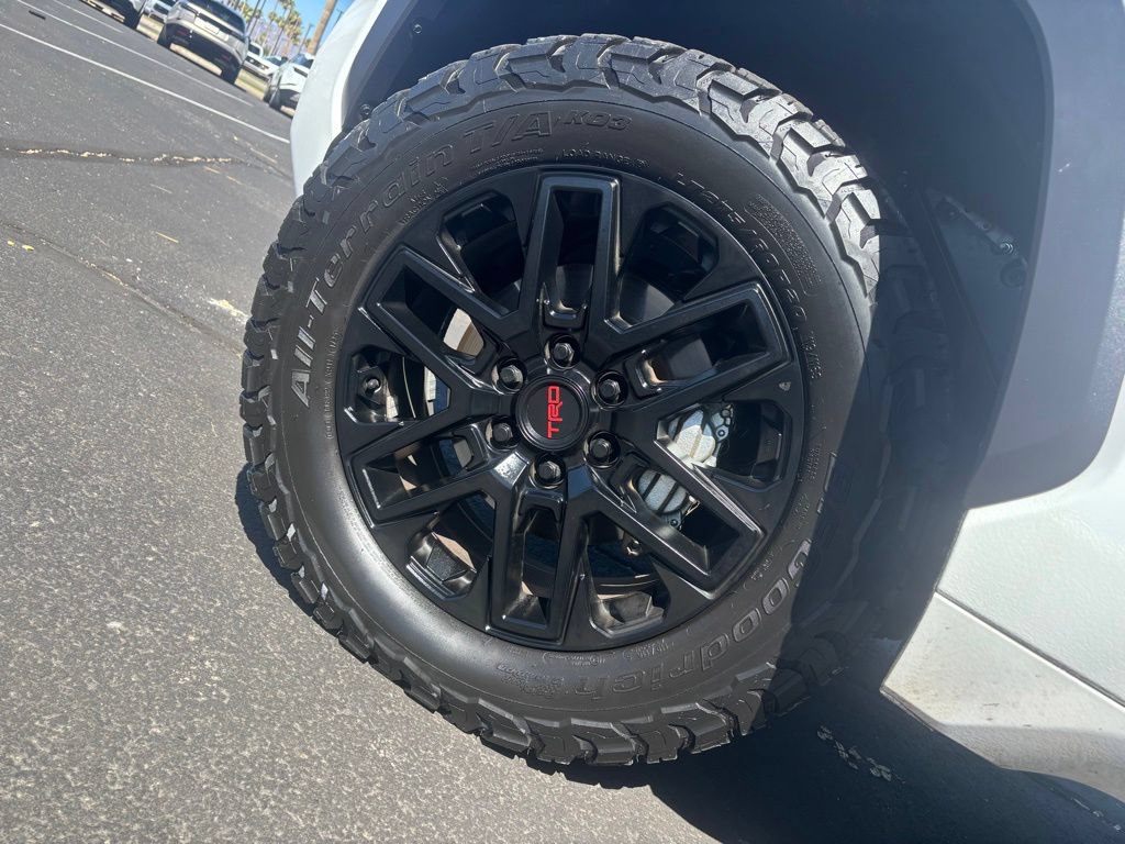 Used 2025 Toyota Tundra Limited AWD/4WD image 6