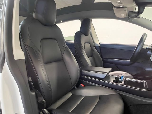 Used 2022 Tesla Model Y Long Range image 10