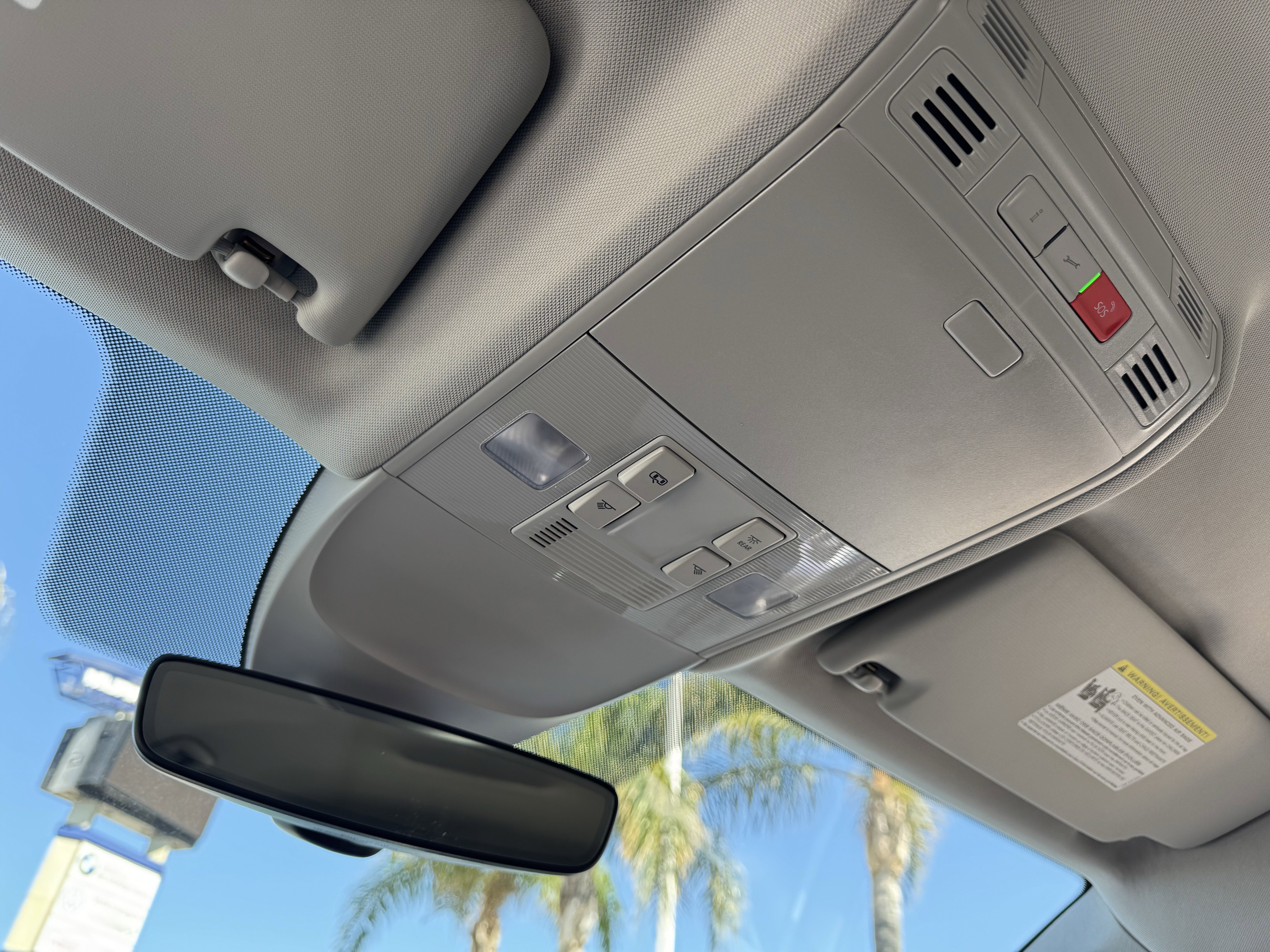 Used 2025 Volkswagen Taos SE image 31