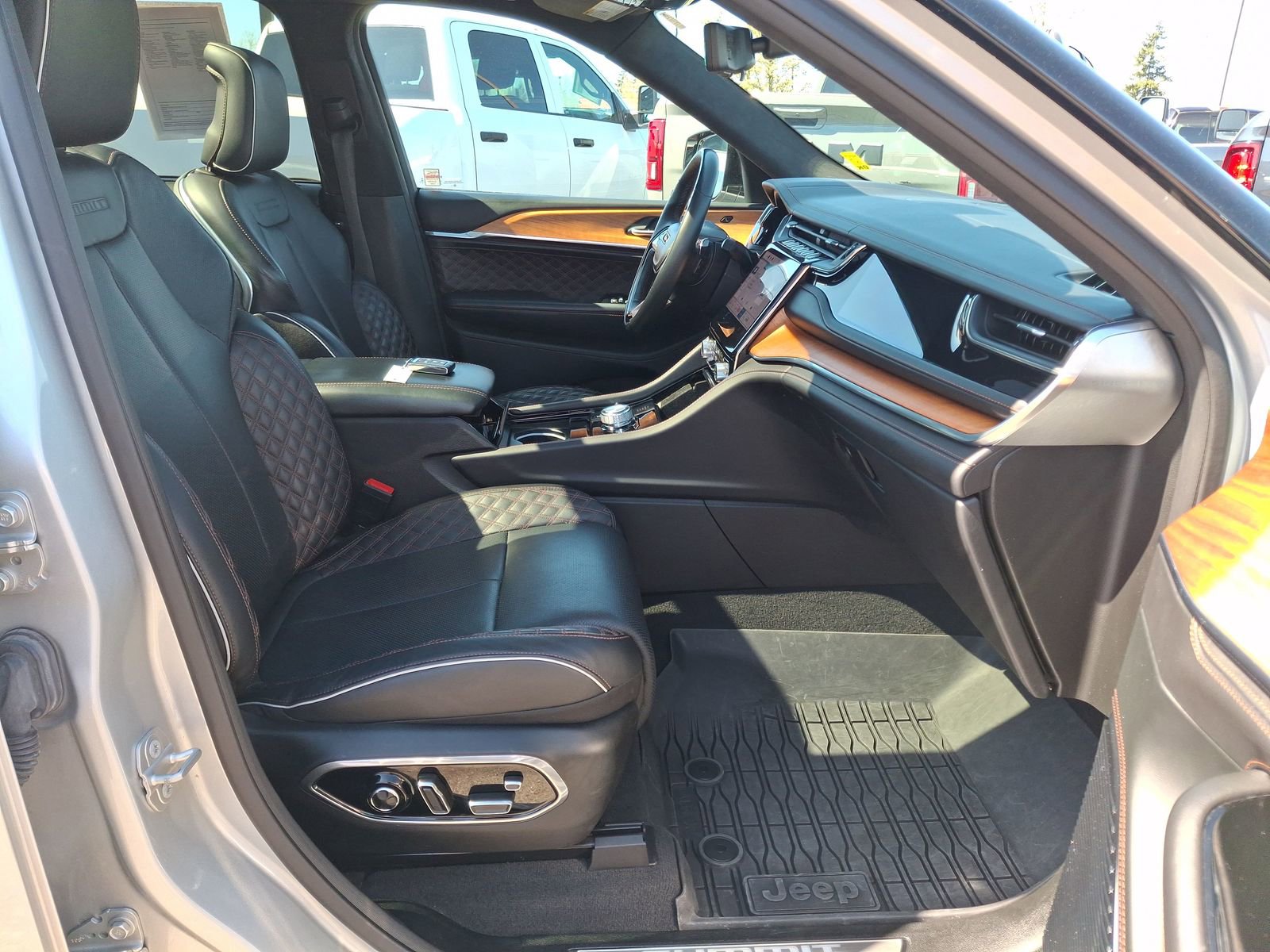 Certified 2022 Jeep Grand Cherokee Summit image 28