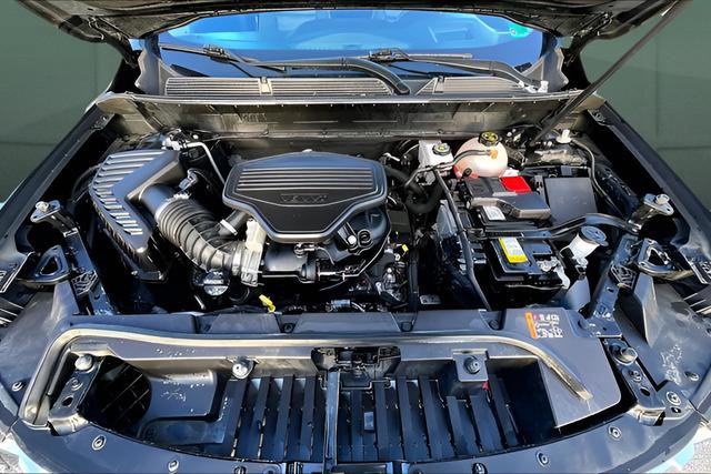 Used 2023 GMC Acadia Denali w/ Denali Ultimate Package AWD/4WD image 7